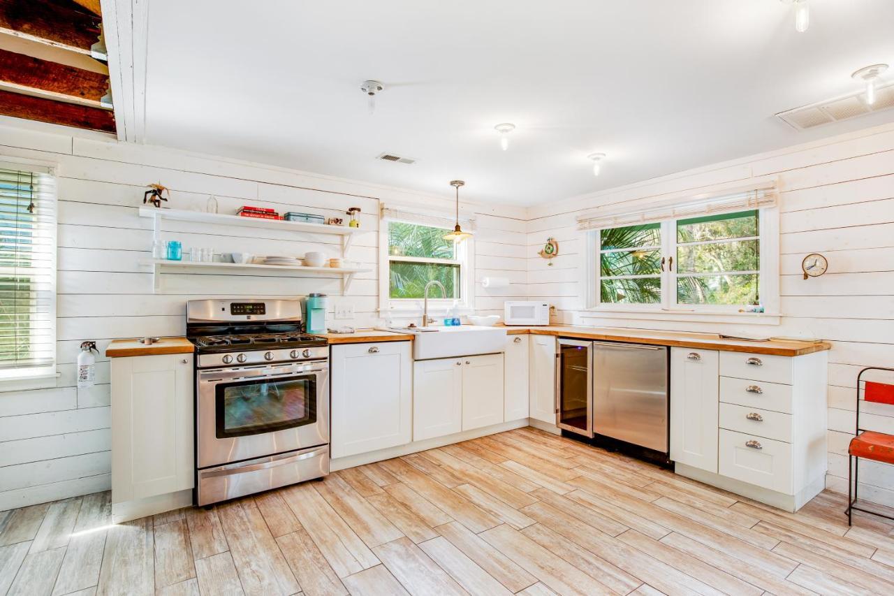 This Place Cottage B Фоли Бич Экстерьер фото